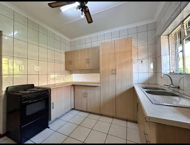 3 BEDROOM TOWNHOUSE FOR SALE IN ELANDSRAND